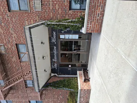 4200 herkimer Place #4e