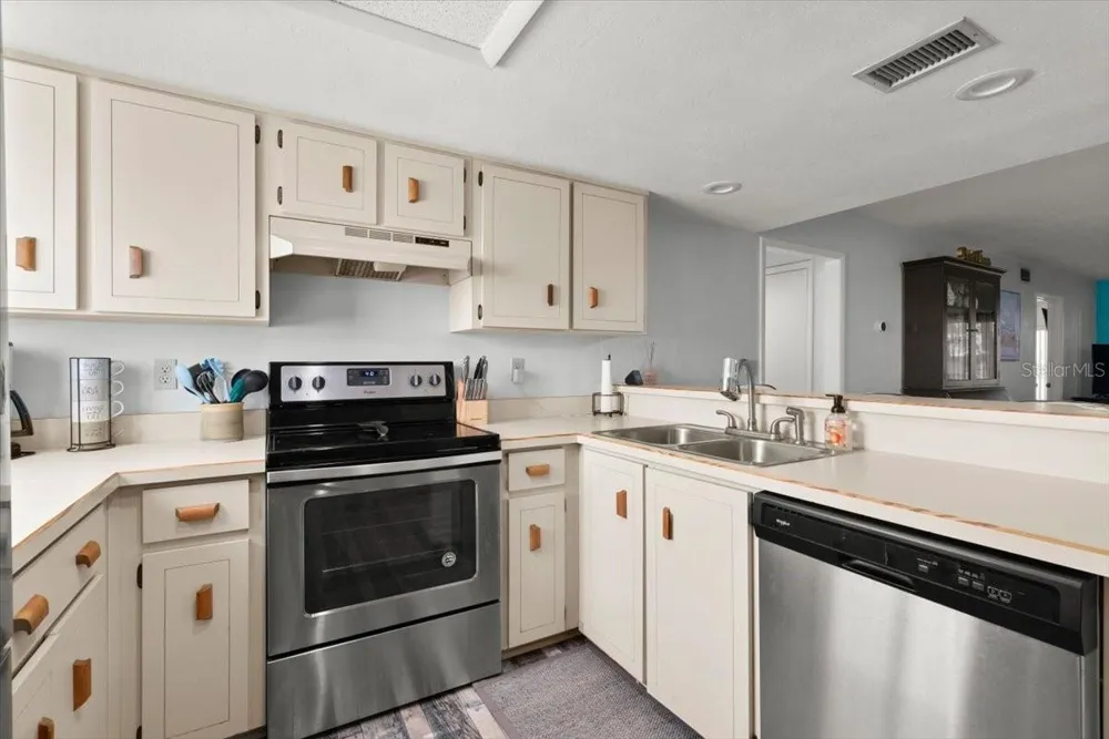 102 BOB WHITE COURT #102C Daytona Beach, FL 32119