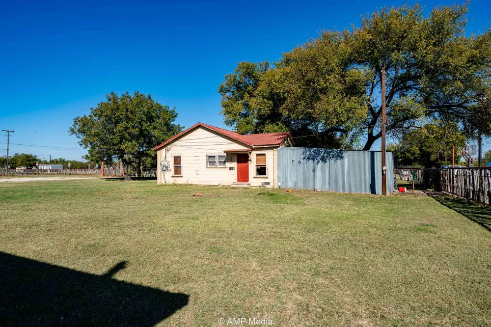 507 E Chestnut Throckmorton, TX 76483