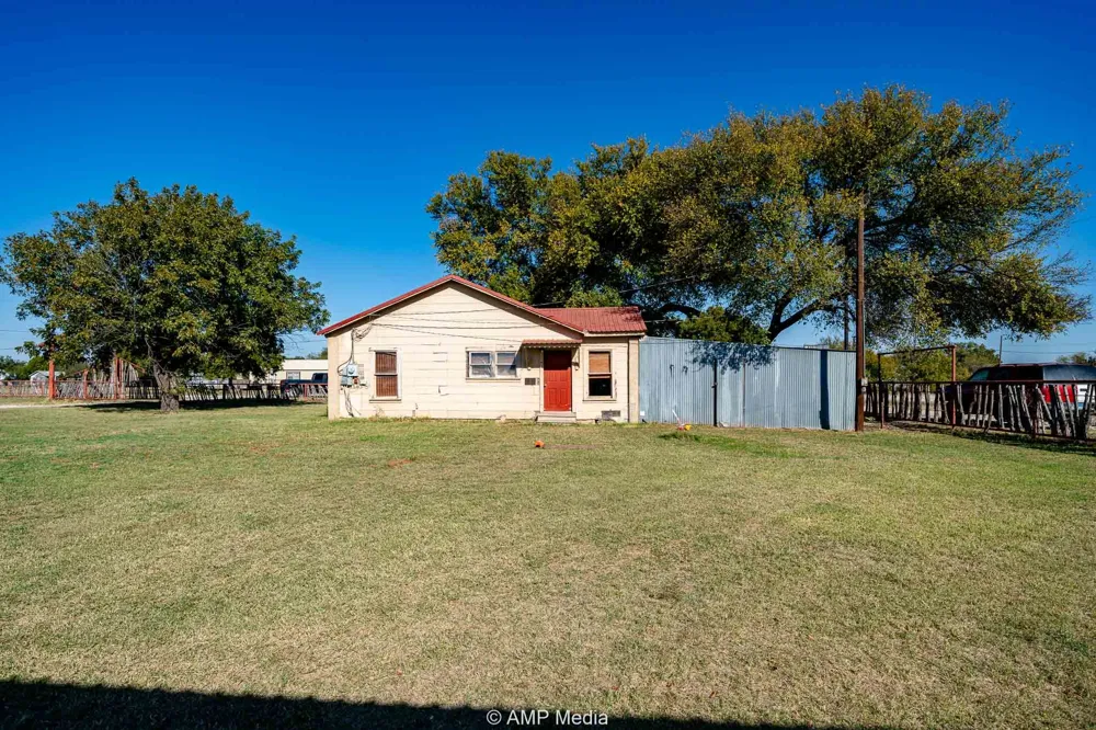 507 E Chestnut Throckmorton, TX 76483
