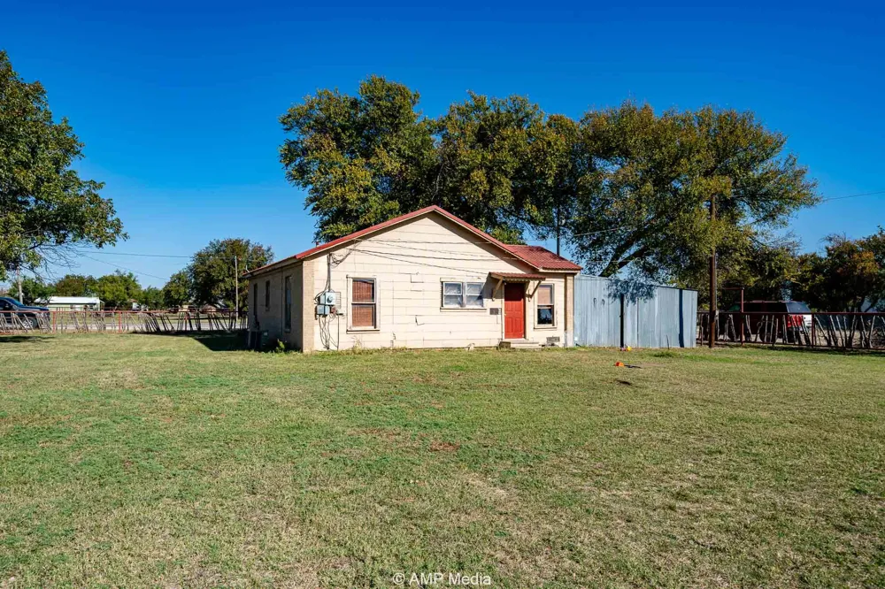 507 E Chestnut Throckmorton, TX 76483