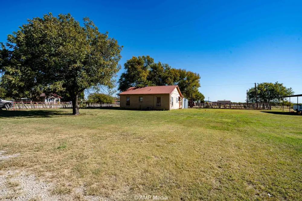 507 E Chestnut Throckmorton, TX 76483