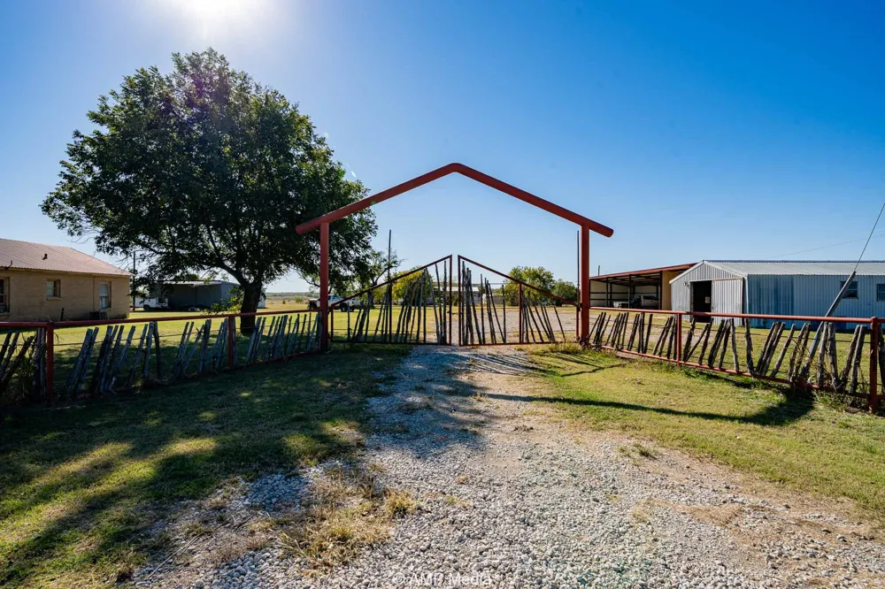 507 E Chestnut Throckmorton, TX 76483