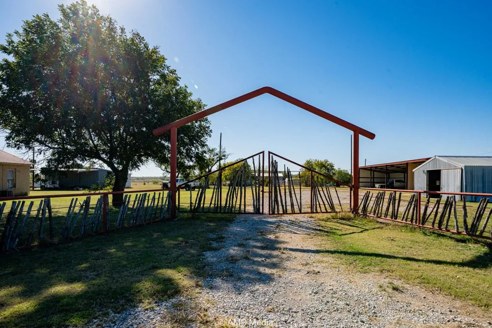 507 E Chestnut Throckmorton, TX 76483