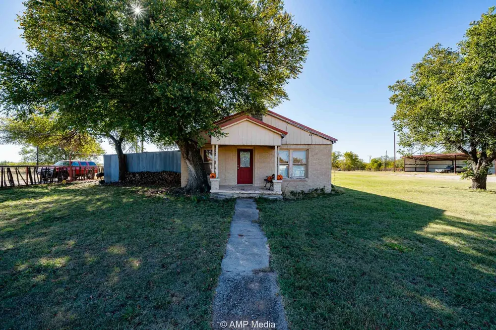 507 E Chestnut Throckmorton, TX 76483