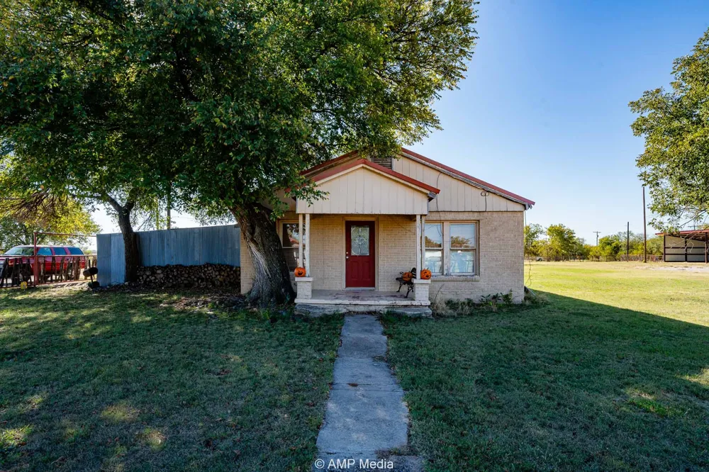 507 E Chestnut Throckmorton, TX 76483