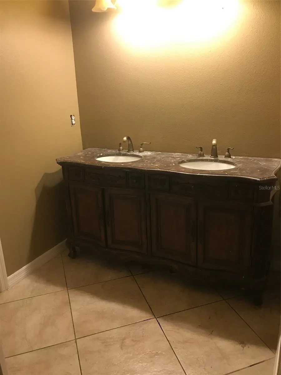 1530 SALEM DRIVE Orlando, FL 32807
