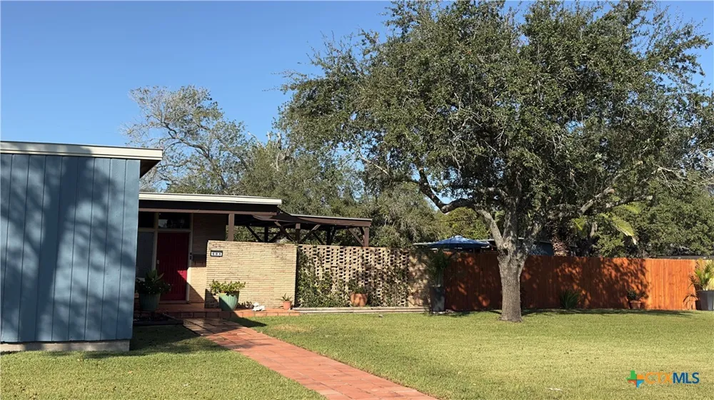 601 Lawrence Street Refugio, TX 78377