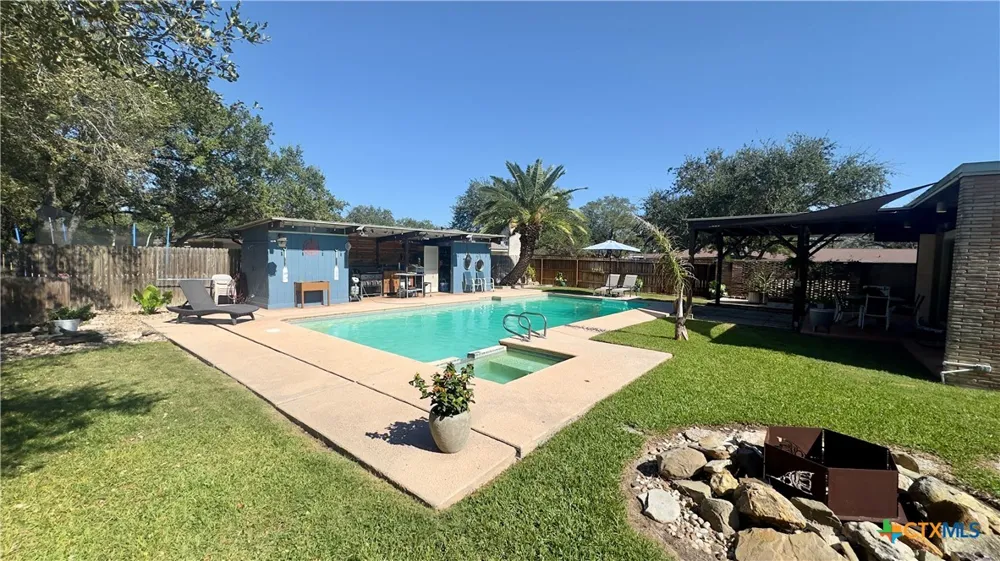 601 Lawrence Street Refugio, TX 78377