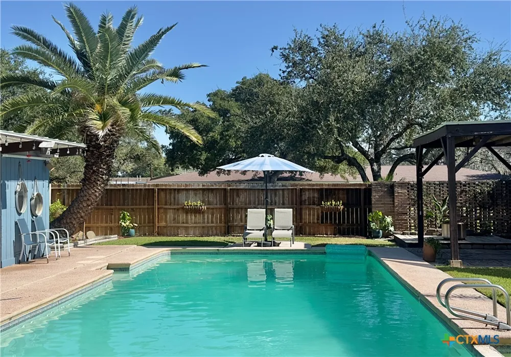 601 Lawrence Street Refugio, TX 78377