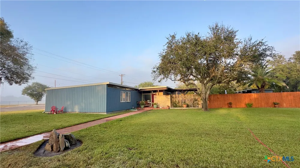 601 Lawrence Street Refugio, TX 78377