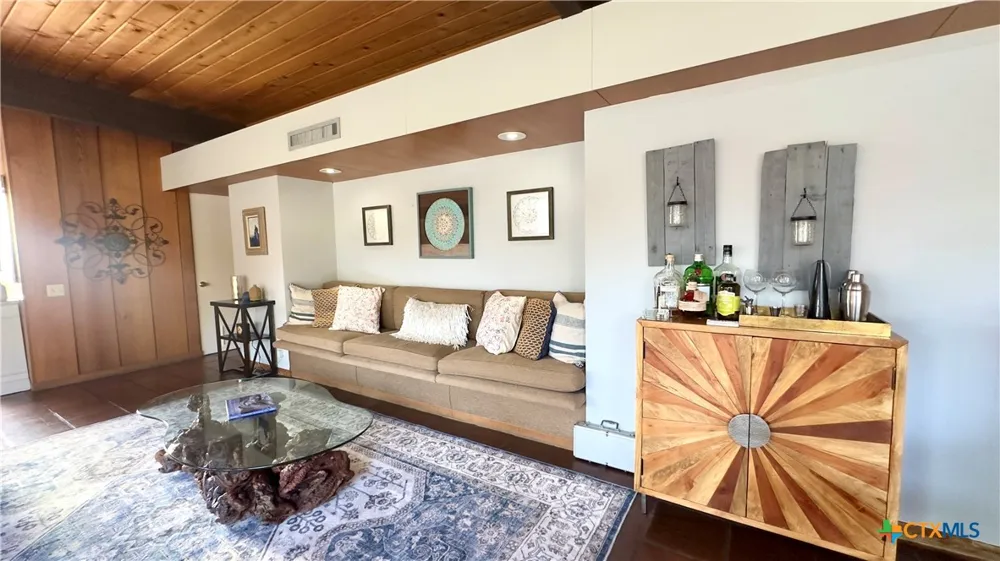 601 Lawrence Street Refugio, TX 78377