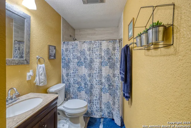 733 Camp Uvalde, TX 78801