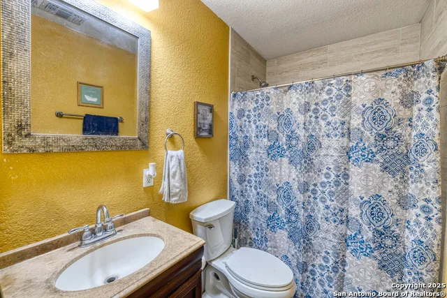 733 Camp Uvalde, TX 78801