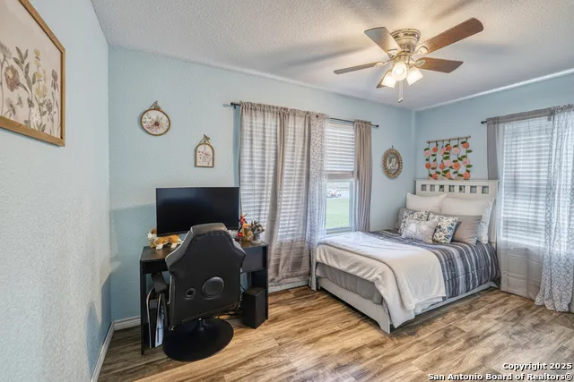 733 Camp Uvalde, TX 78801
