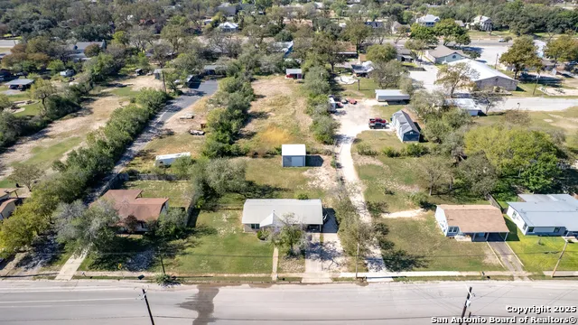 733 Camp Uvalde, TX 78801