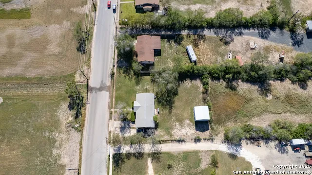 733 Camp Uvalde, TX 78801