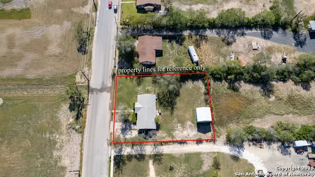 733 Camp Uvalde, TX 78801