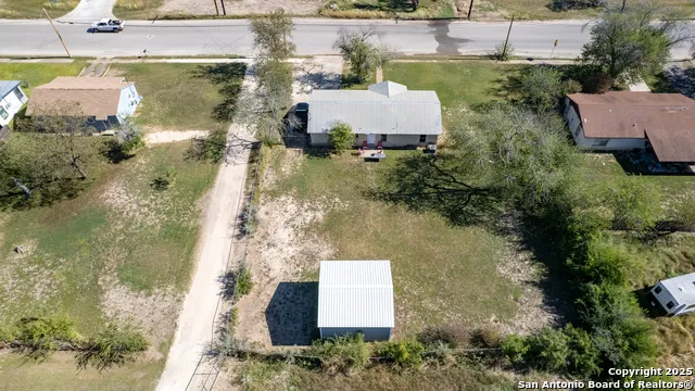733 Camp Uvalde, TX 78801