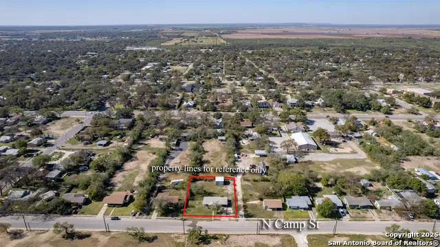 733 Camp Uvalde, TX 78801
