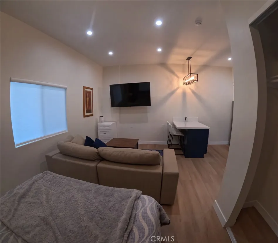 12329 Oxford Avenue Hawthorne, CA 90250