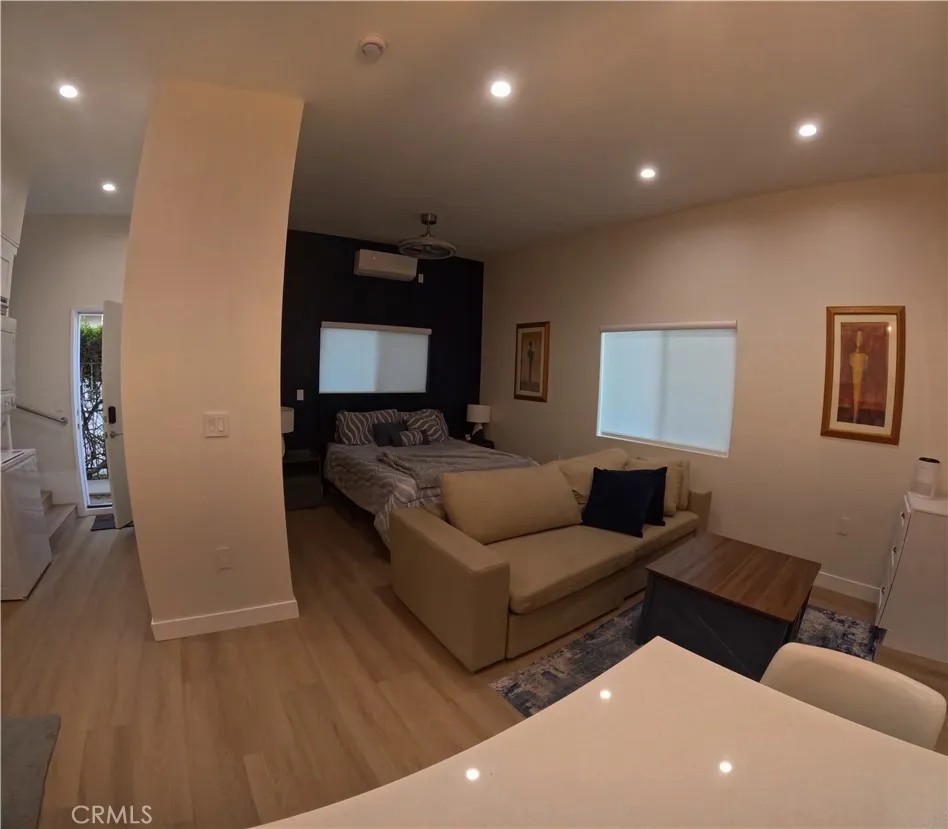 12329 Oxford Avenue Hawthorne, CA 90250