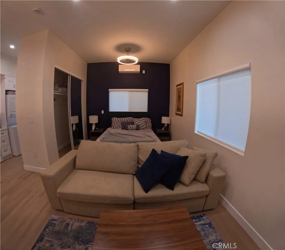 12329 Oxford Avenue Hawthorne, CA 90250