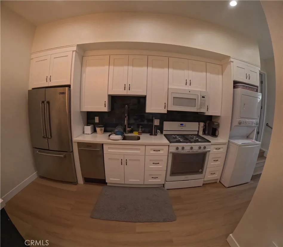 12329 Oxford Avenue Hawthorne, CA 90250