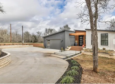 942 Chamberlin Road