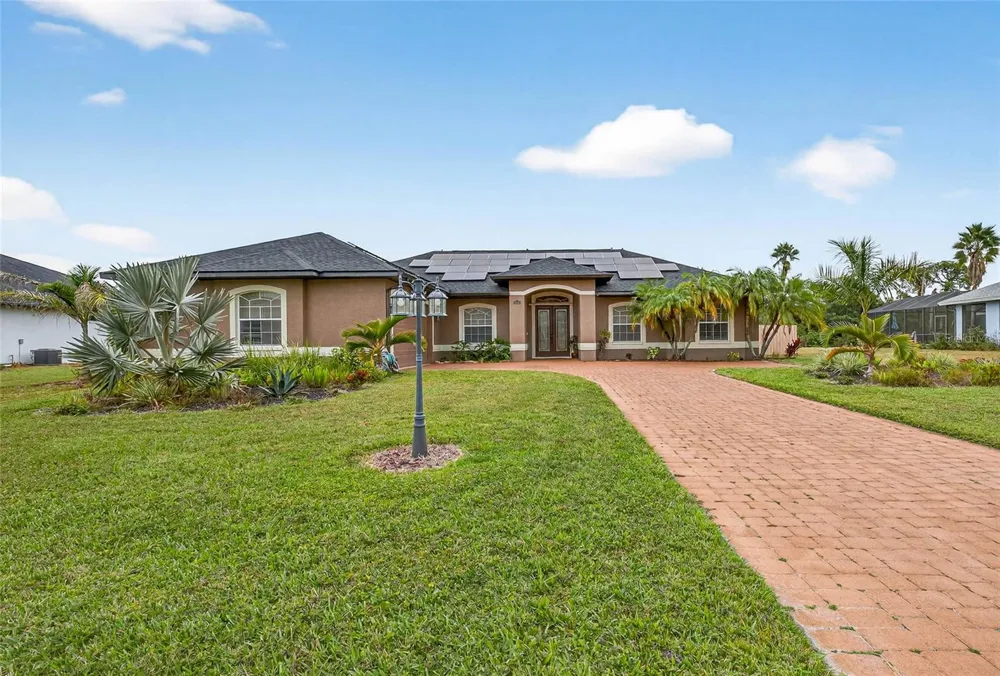 14743 1ST AVENUE E Bradenton, FL 34212