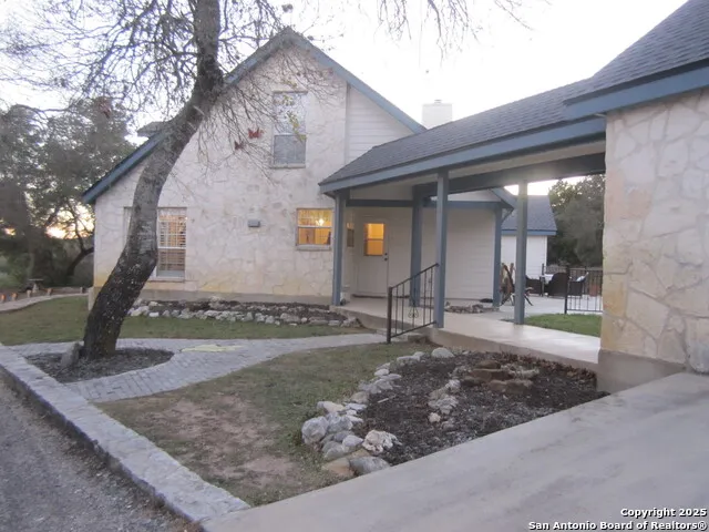 1100 Madrona Ridge Dr. Bandera, TX 78003