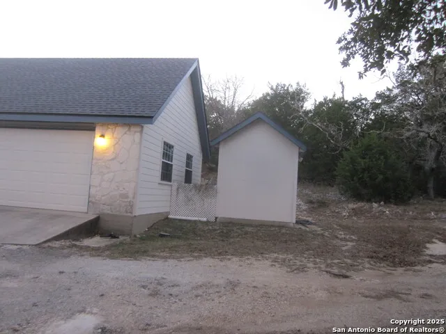 1100 Madrona Ridge Dr. Bandera, TX 78003