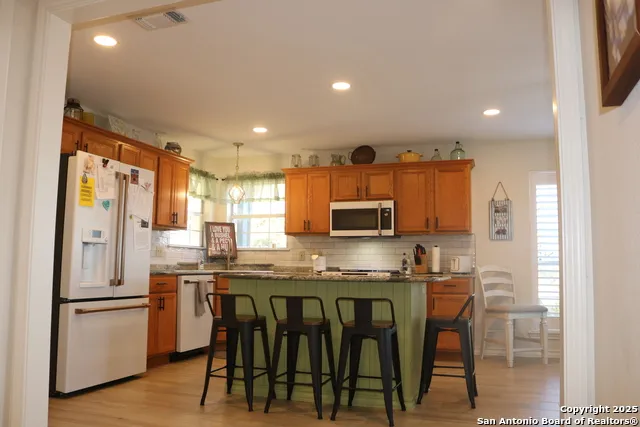 1100 Madrona Ridge Dr. Bandera, TX 78003