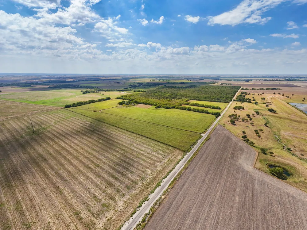 1451 CR 483 Taylor, TX 76574