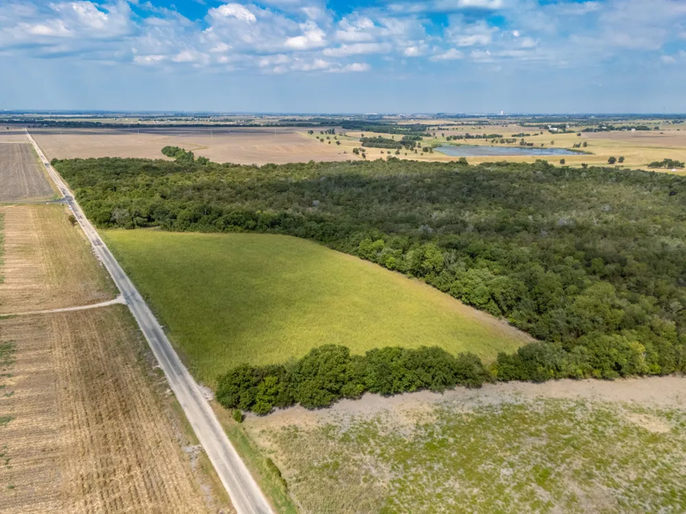 1451 CR 483 Taylor, TX 76574