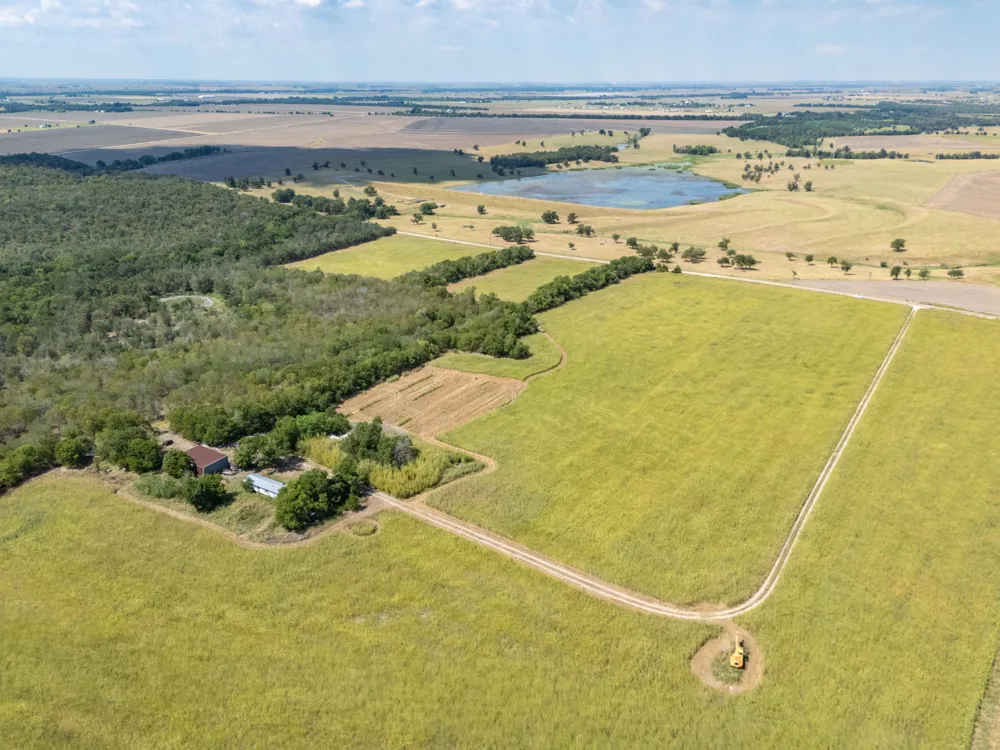 1451 CR 483 Taylor, TX 76574