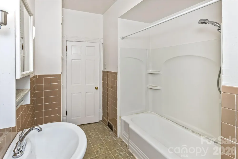 195 Terrace Drive Canton, NC 28716