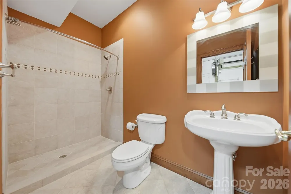 3619 Links Drive NE Conover, NC 28613