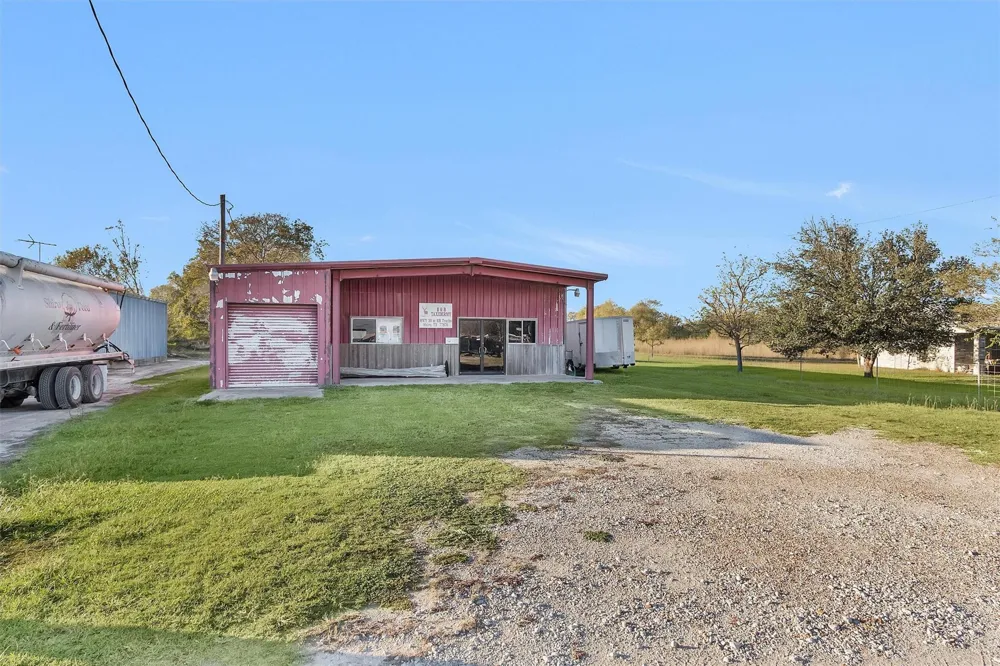 6821 Bailey Street Shiro, TX 77876