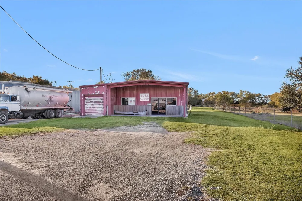 6821 Bailey Street Shiro, TX 77876