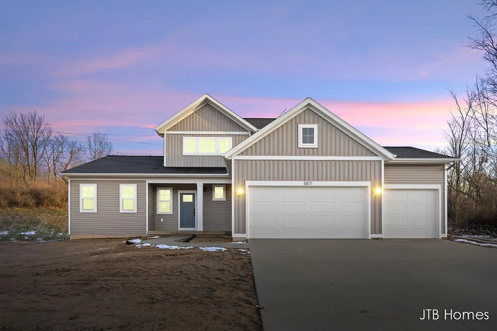 5871 Valley Point Drive SE Caledonia Township, MI 49316