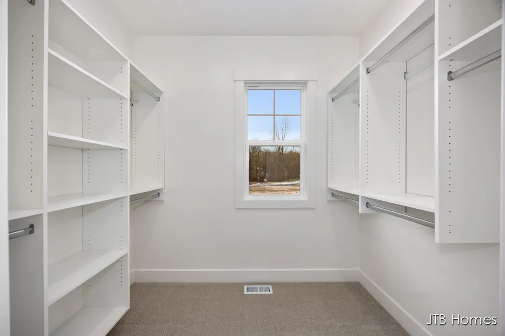 5871 Valley Point Drive SE Caledonia Township, MI 49316