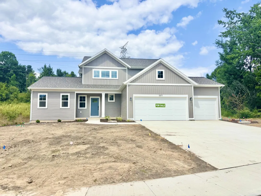 5871 Valley Point Drive SE Caledonia Township, MI 49316