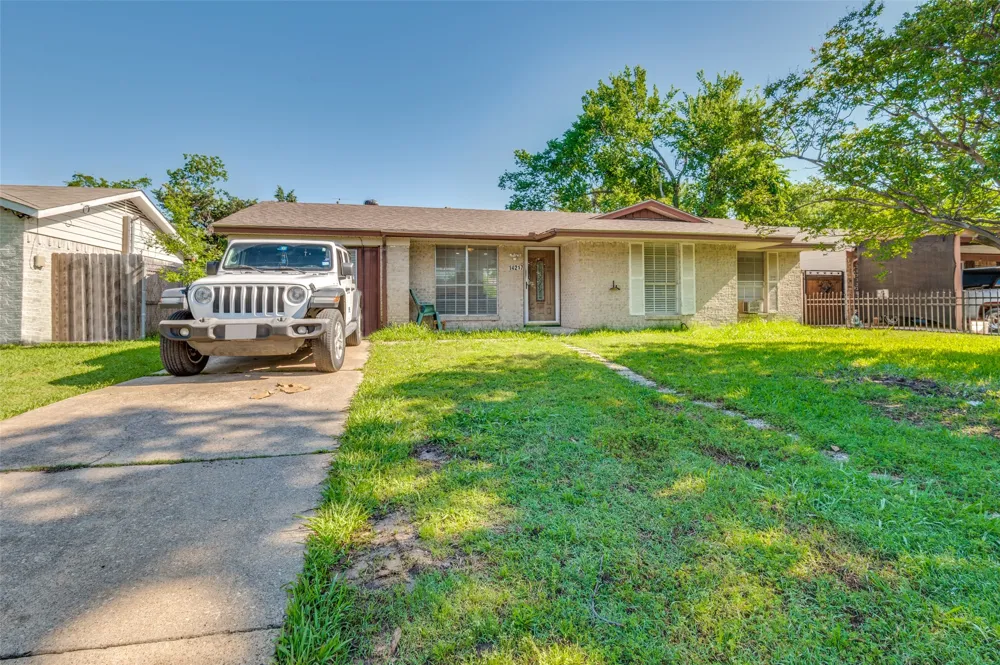 14217 Carla Drive Balch Springs, TX 75180