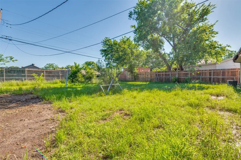 14217 Carla Drive Balch Springs, TX 75180