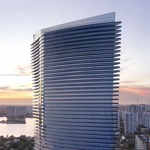 18975 Collins Ave #3104