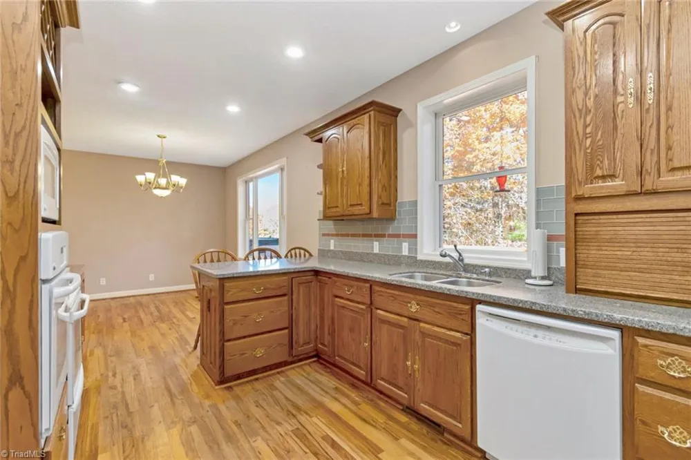 326 RoseBrier Road Boomer, NC 28606