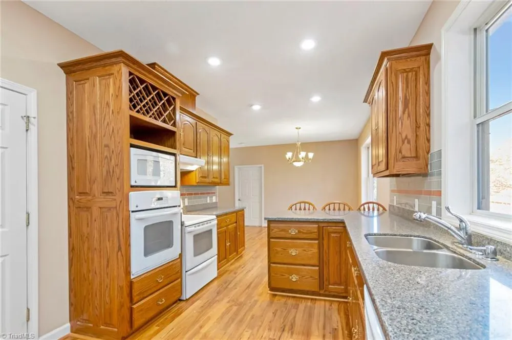 326 RoseBrier Road Boomer, NC 28606