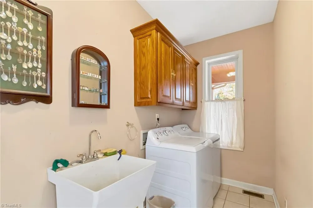 326 RoseBrier Road Boomer, NC 28606