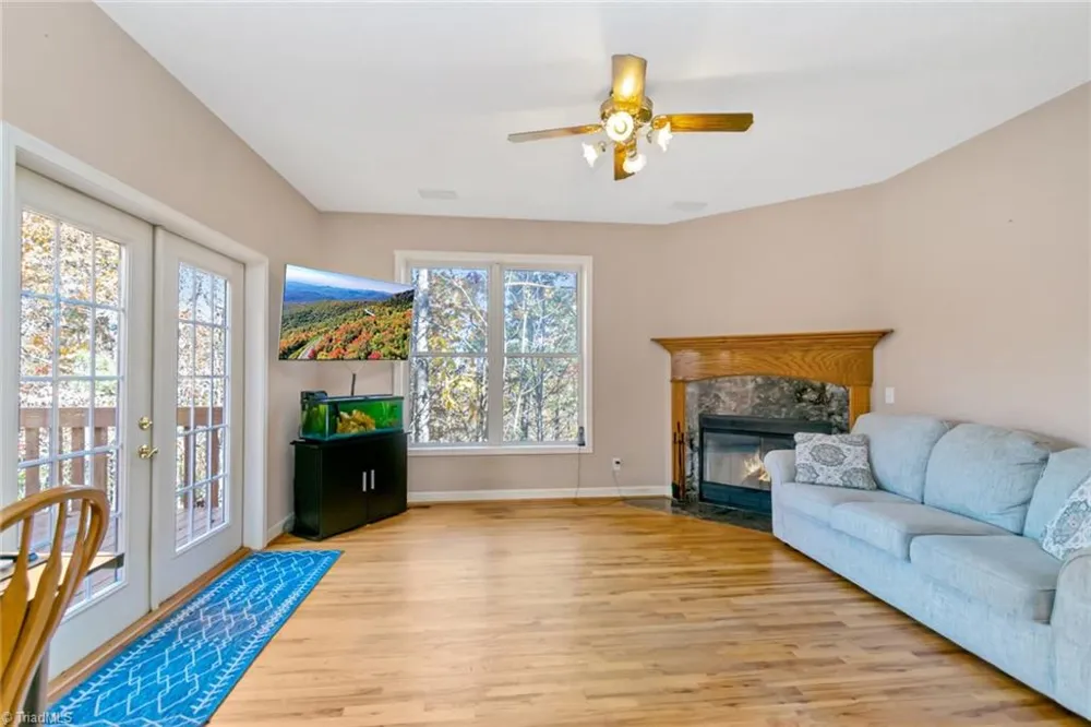 326 RoseBrier Road Boomer, NC 28606
